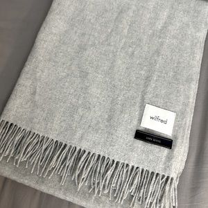 Aritzia Wilfred The Classic Scarf